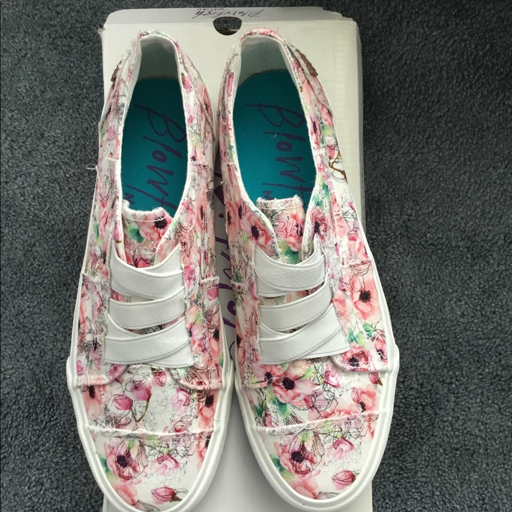 Blowfish Malibu white dusty magnolia shoes